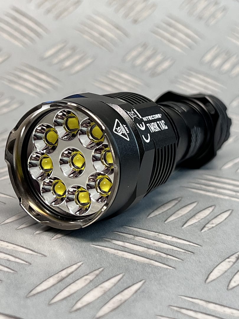 Lampe Torche Tactique Nitecore TM9K Tactique 9800 Lumens rechargeable USB-C